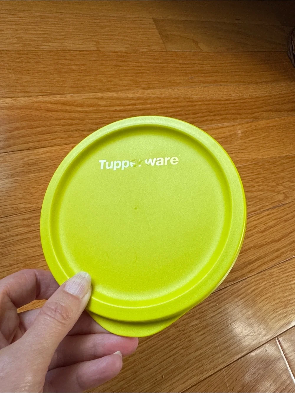 Tupperware Wonderlier Bowl bright yellow/lime green / chartreuse color